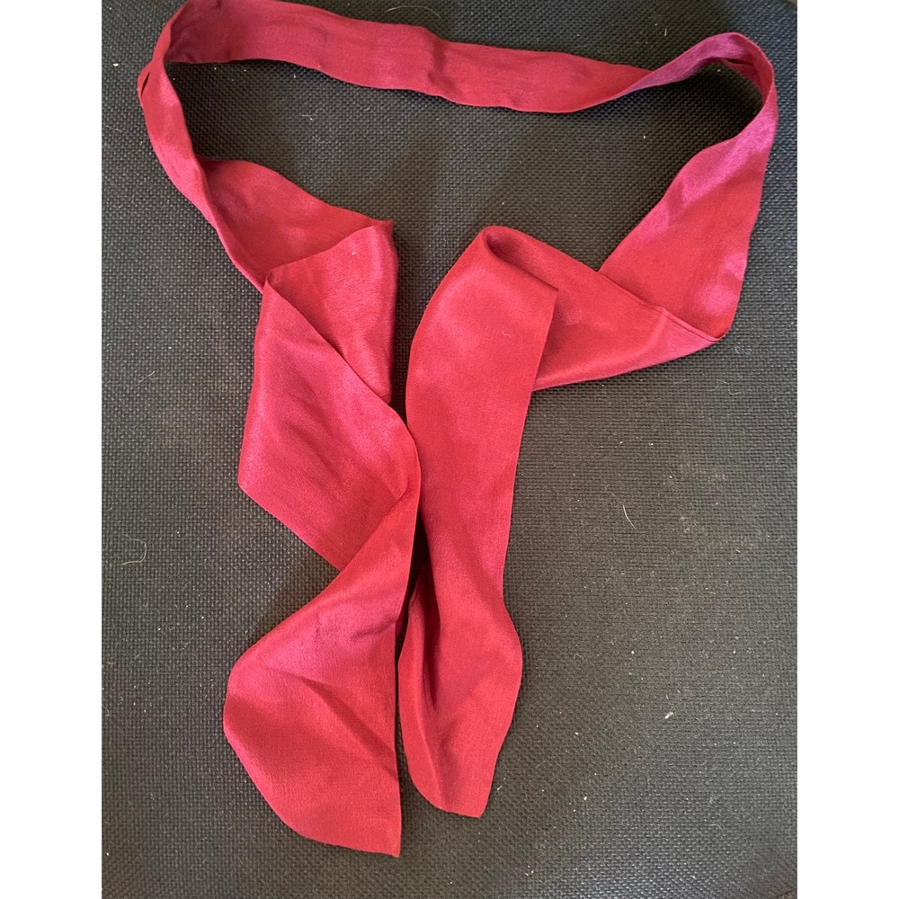Vicky Davis for Vera Companies Burgundy Red 100% Silk Neck‎ Tie Scarf Made Japan